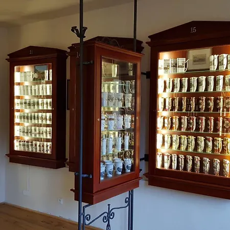 Cisar Ferdinand فندق لوكيت