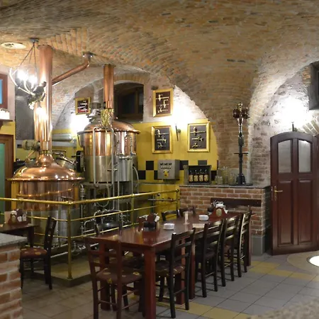 Cisar Ferdinand فندق