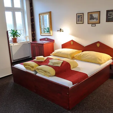 Cisar Ferdinand Szálloda 3*