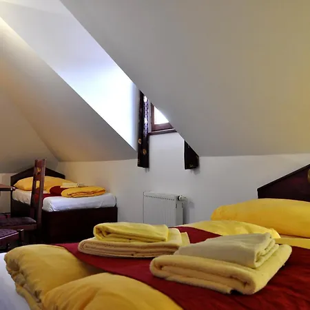 Cisar Ferdinand Szálloda 3*