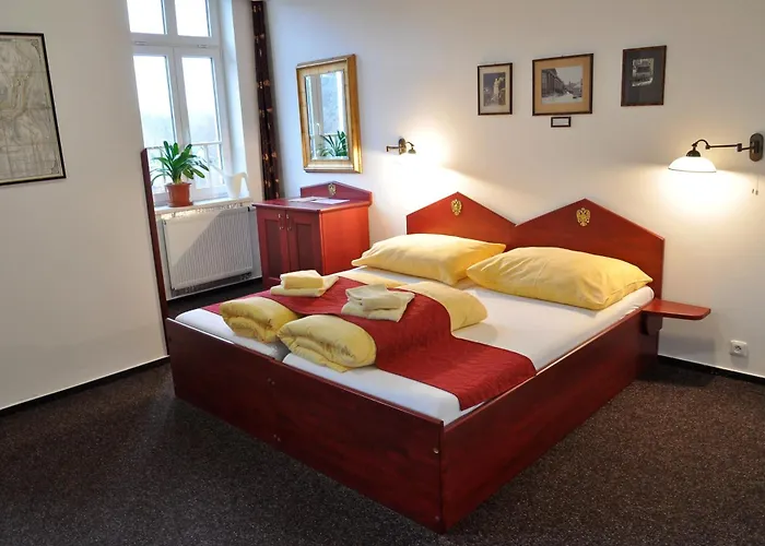 Cisar Ferdinand Szálloda 3*